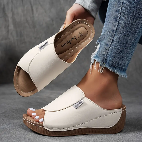 Cali™ Bequeme Sandalen mit Fußgewölbestütze