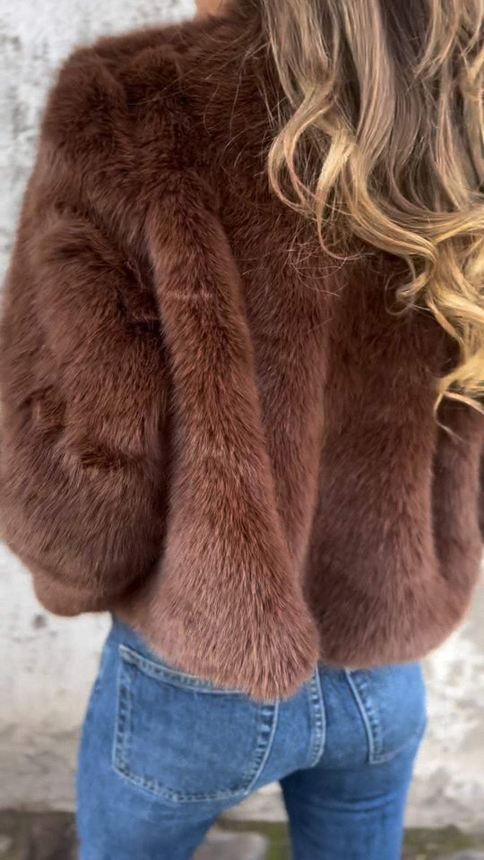 Lilly™ faux fur coat